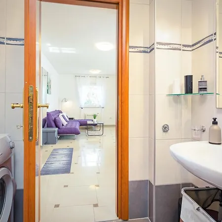 Seaside Lara * Banjole