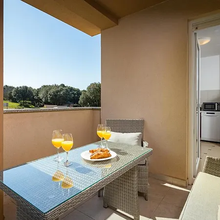 Seaside Lara Banjole