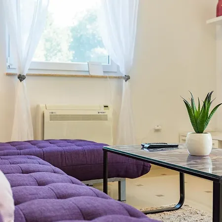 Seaside Lara * Banjole