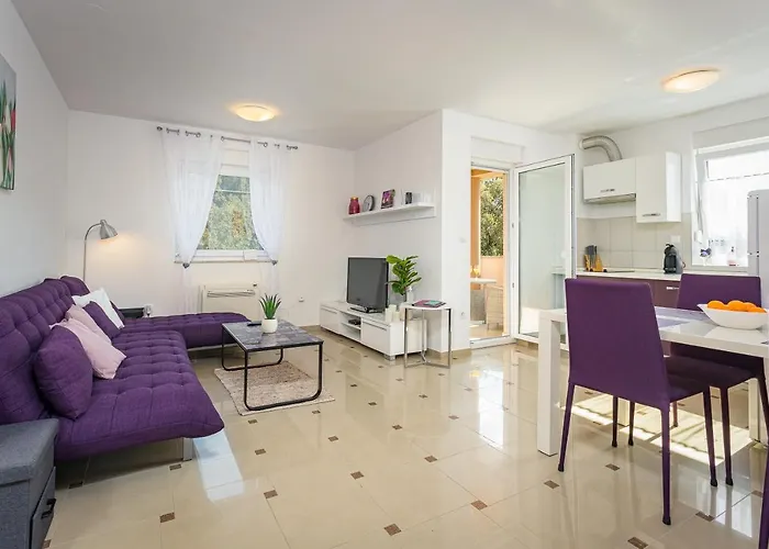 Seaside Lara 아파트 반졸레