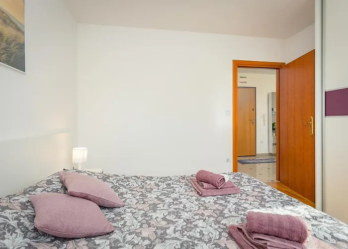 Seaside Lara * 반졸레